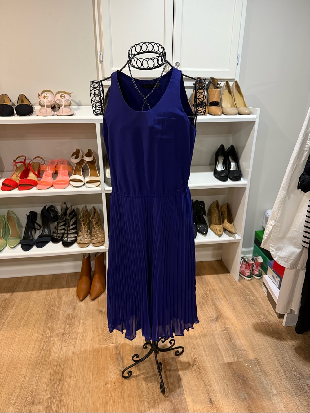 The Limited Sleeveless Pleated Midi Dress in Royal Blue